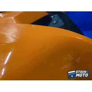 Cache plastique sur réservoir KTM 390 DUKE de 2013 à 2016. 