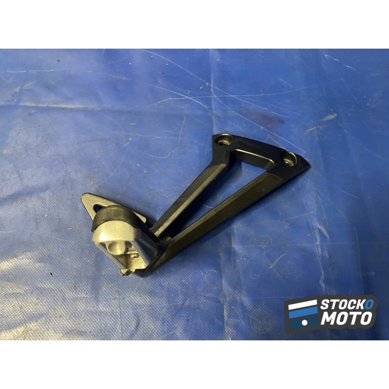 Platine repose pied passager droite YAMAHA FZ6 600 FAZER S2 2007 à 2010.