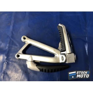 Platine repose pied passager gauche DUCATI SPORT TOURING ST2 de 1997 à 2003. 